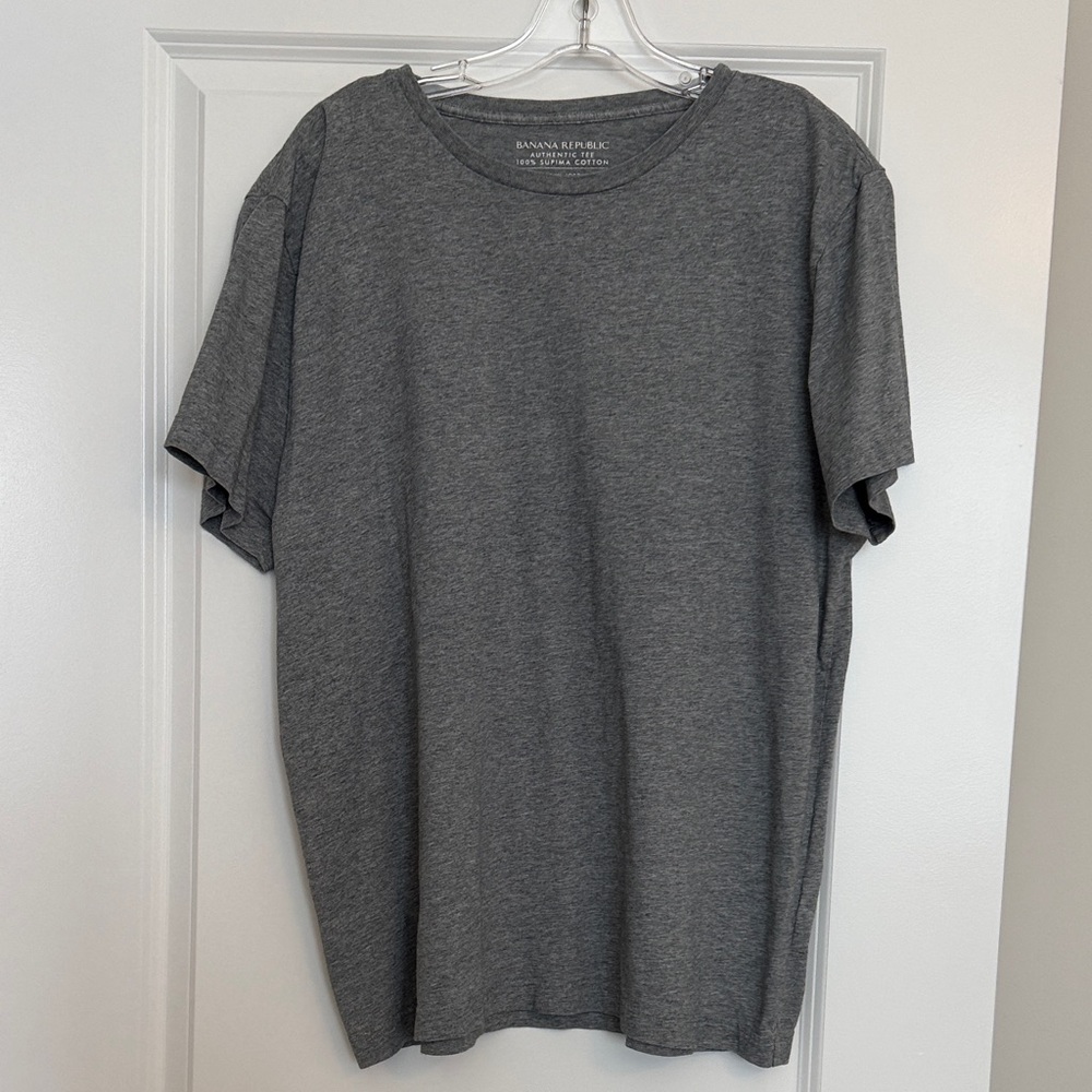 Banana Republic Charcoal Short Sleeve Tee